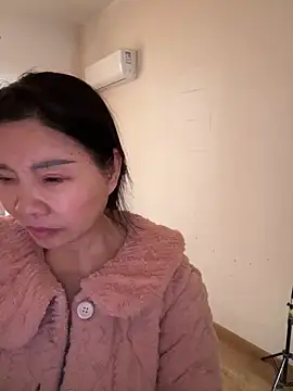 xiiuuff18 online show from March 7, 1:24 am