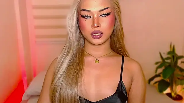 Snapshot of MissRumi_Hunter chatting on October 23, 8:57 am MissRumi Hunter online show from October 23, 8:57 am