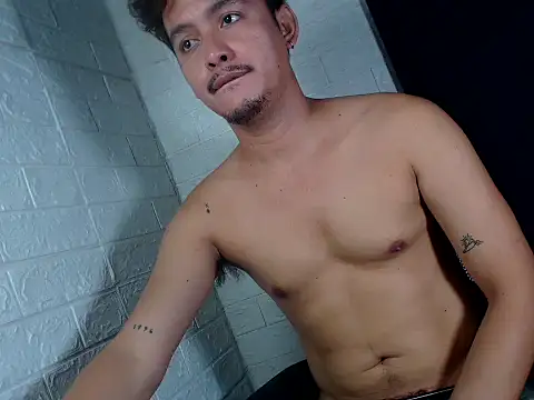 Snapshot of Tempting_jon chatting on February 15, 8:13 am Tempting jon online show from February 15, 8:13 am