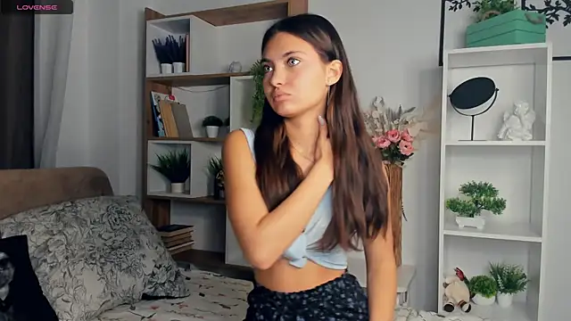 Snapshot of FunnyyMonkeyy chatting on October 9, 9:07 am FunnyyMonkeyy online show from October 9, 9:07 am