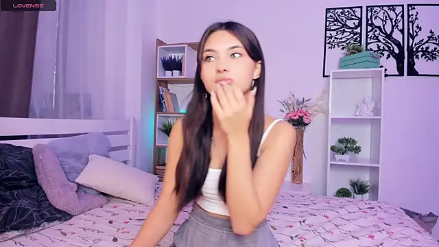 Snapshot of FunnyyMonkeyy chatting on October 18, 9:10 am FunnyyMonkeyy online show from October 18, 9:10 am