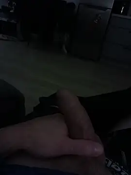 Snapshot of studdd716 chatting on December 17, 4:02 pm studdd716 online show from December 17, 4:02 pm