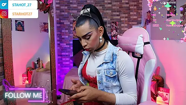 Starhott  online show from October 4, 2:15 pm