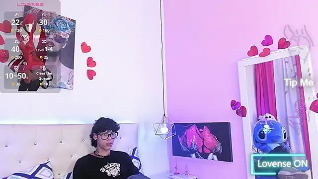 Snapshot of Thedoll_ethan7 chatting on October 22, 8:08 pm Thedoll ethan7 online show from October 22, 8:08 pm