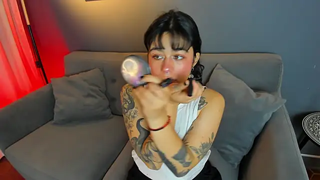 flower smith  online show from December 18, 11:38 am