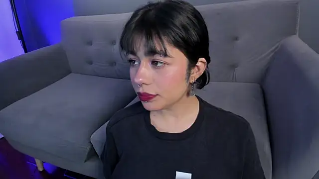 flower smith  online show from March 31, 11:54 am