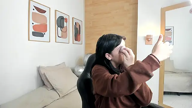 Julieth brown  online show from December 14, 11:26 am