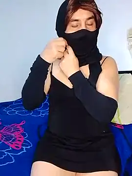 Snapshot of Banouti_23 chatting on October 22, 4:18 pm Banouti 23 online show from October 22, 4:18 pm