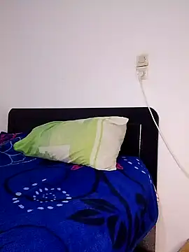 Snapshot of Banouti_23 chatting on November 19, 1:11 pm Banouti 23 online show from November 19, 1:11 pm