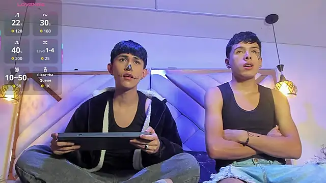 hoot boyss online show from October 4, 3:26 am