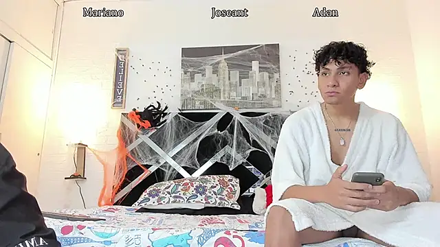 Snapshot of Adan_Oriol chatting on October 31, 3:51 am Adan Oriol online show from October 31, 3:51 am