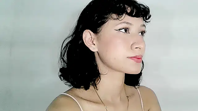 kitten punches001 online show from September 9, 8:19 pm