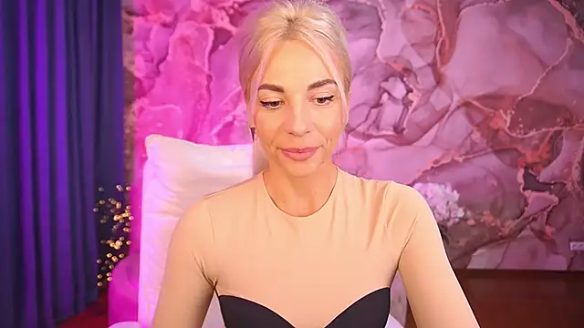 BellaRayyy online show from October 15, 1:11 pm