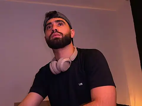 zack sullivan22 online show from October 9, 4:10 am