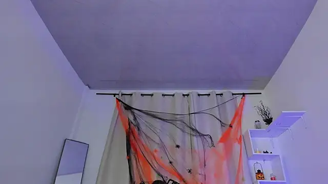 Selenafox 0 online show from October 14, 2:01 am