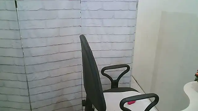 Helen xi  online show from January 12, 5:18 pm