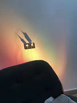 A girla online show from April 25, 1:03 pm