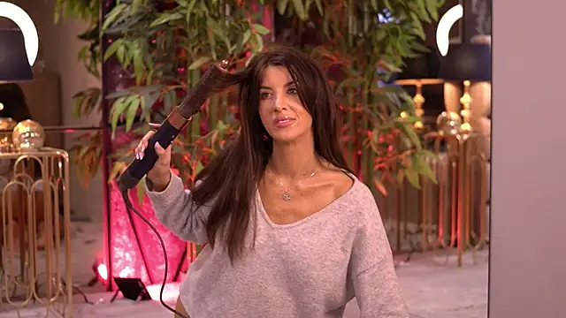 StephieRouse online show from March 28, 8:47 am