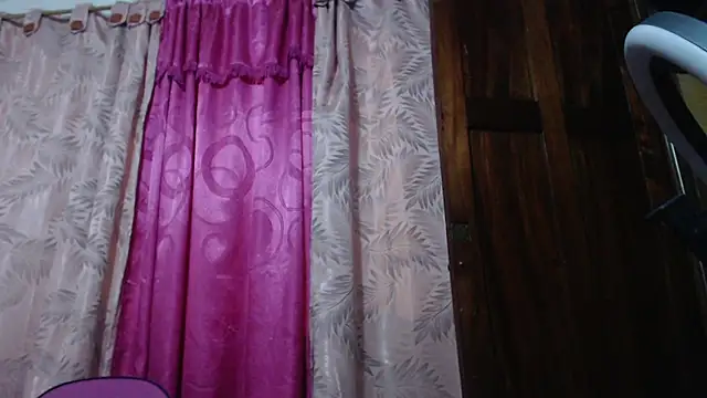 Lolitaa ran online show from October 1, 3:12 am