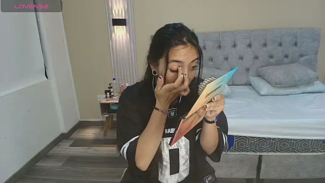 LiaMonroee  online show from October 7, 11:40 am