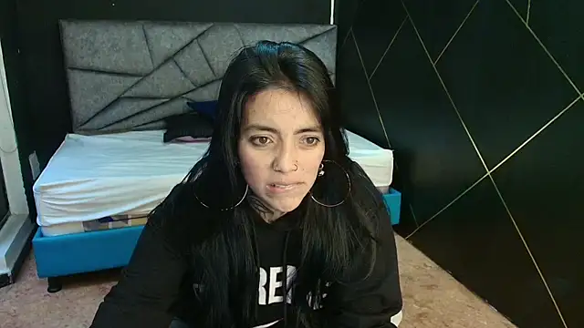 Snapshot of LiaMonroee_ chatting on November 21, 11:53 am LiaMonroee online show from November 21, 11:53 am