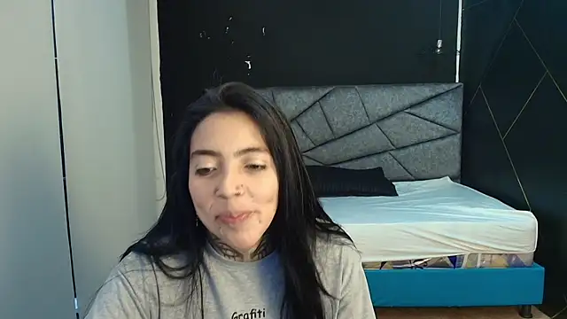 Snapshot of LiaMonroee_ chatting on November 25, 12:05 pm LiaMonroee online show from November 25, 12:05 pm