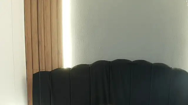 Snapshot of LiaMonroee_ chatting on March 14, 12:21 pm LiaMonroee online show from March 14, 12:21 pm