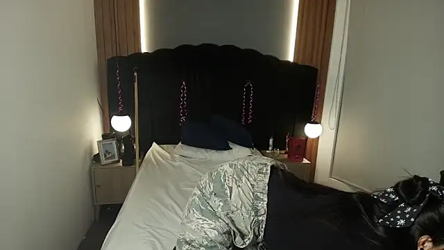 Snapshot of LiaMonroee_ chatting on April 1, 11:55 am LiaMonroee online show from April 1, 11:55 am