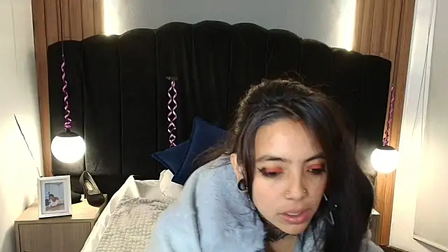 Snapshot of LiaMonroee_ chatting on April 7, 11:54 am LiaMonroee online show from April 7, 11:54 am