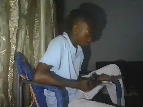 Snapshot of Nykho17 chatting on October 25, 11:54 pm Nykho17 online show from October 25, 11:54 pm