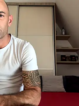 Snapshot of Enriko_Aisah2025 chatting on September 9, 1:32 pm Enriko Aisah2025 online show from September 9, 1:32 pm