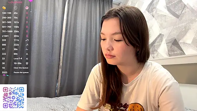 KiraVelvet online show from October 28, 8:07 am