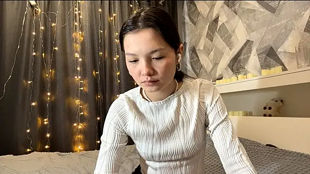 KiraVelvet online show from December 1, 9:25 am