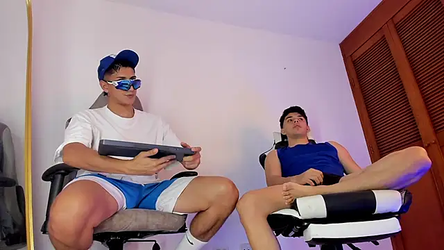 sotooliver3 online show from January 17, 8:12 pm