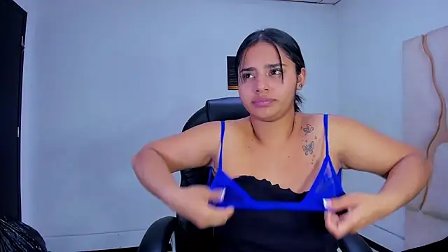 Snapshot of ScarletDoll chatting on November 25, 6:13 am ScarletDoll online show from November 25, 6:13 am