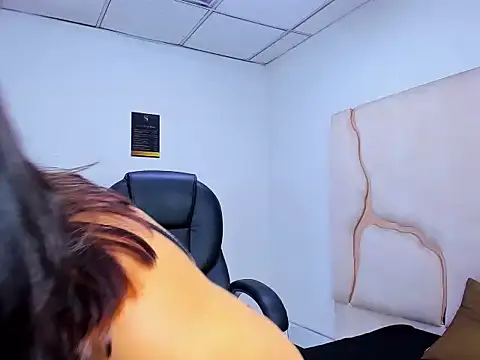 Snapshot of ScarletDoll chatting on November 30, 3:21 am ScarletDoll online show from November 30, 3:21 am