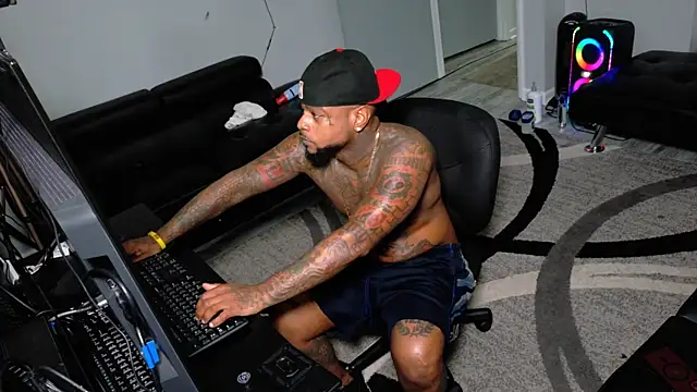 SLANGONDEMHOES online show from March 7, 8:06 pm