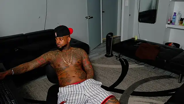 SLANGONDEMHOES online show from April 5, 9:45 pm