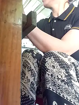 Snapshot of Fienjr chatting on April 14, 8:09 am Fienjr online show from April 14, 8:09 am