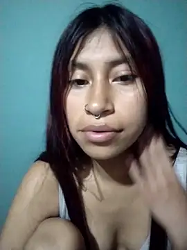 Snapshot of Pocahontas_tw chatting on November 12, 1:50 am Pocahontas tw online show from November 12, 1:50 am