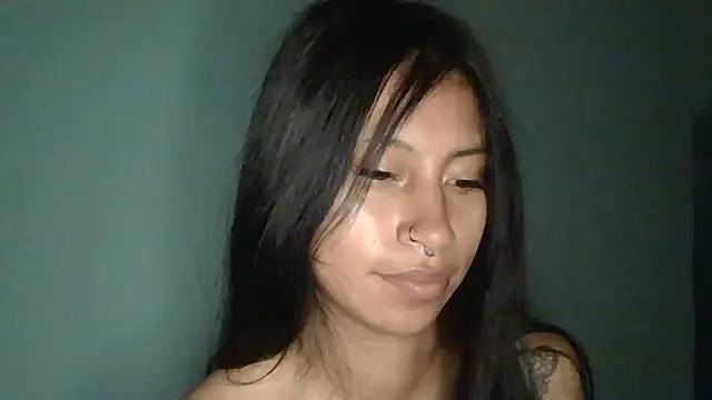 Snapshot of Pocahontas_tw chatting on December 4, 1:04 am Pocahontas tw online show from December 4, 1:04 am