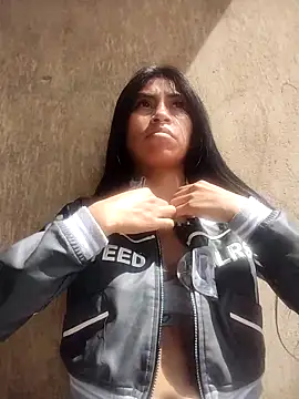 Snapshot of Pocahontas_tw chatting on February 3, 3:39 pm Pocahontas tw online show from February 3, 3:39 pm