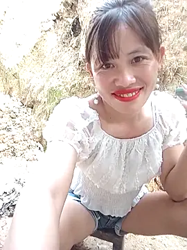 Snapshot of rubi_bae chatting on April 6, 9:54 am rubi bae online show from April 6, 9:54 am