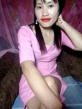 Snapshot of rubi_bae chatting on April 13, 12:43 pm rubi bae online show from April 13, 12:43 pm