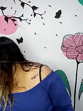 curvy diva  online show from October 6, 11:07 am