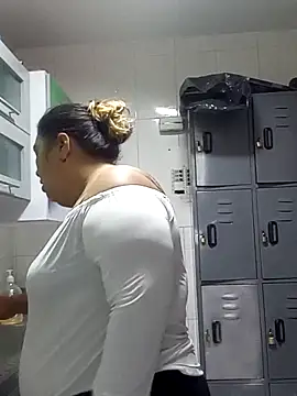 curvy diva  online show from December 19, 10:22 am