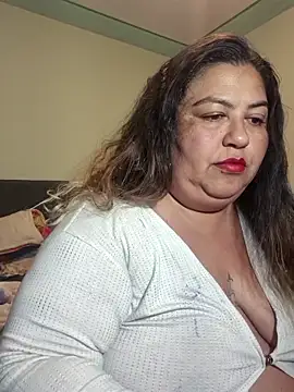 curvy diva  online show from March 14, 10:32 am