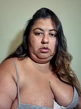 curvy diva  online show from March 15, 2:50 am