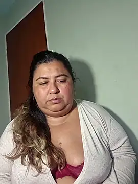 curvy diva  online show from March 31, 9:59 pm