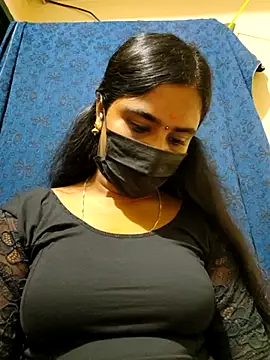 mini-queen online show from December 18, 7:53 pm